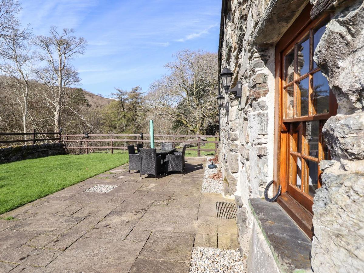 Вилла Cwm Yr Afon Mawr Лланбедр Экстерьер фото